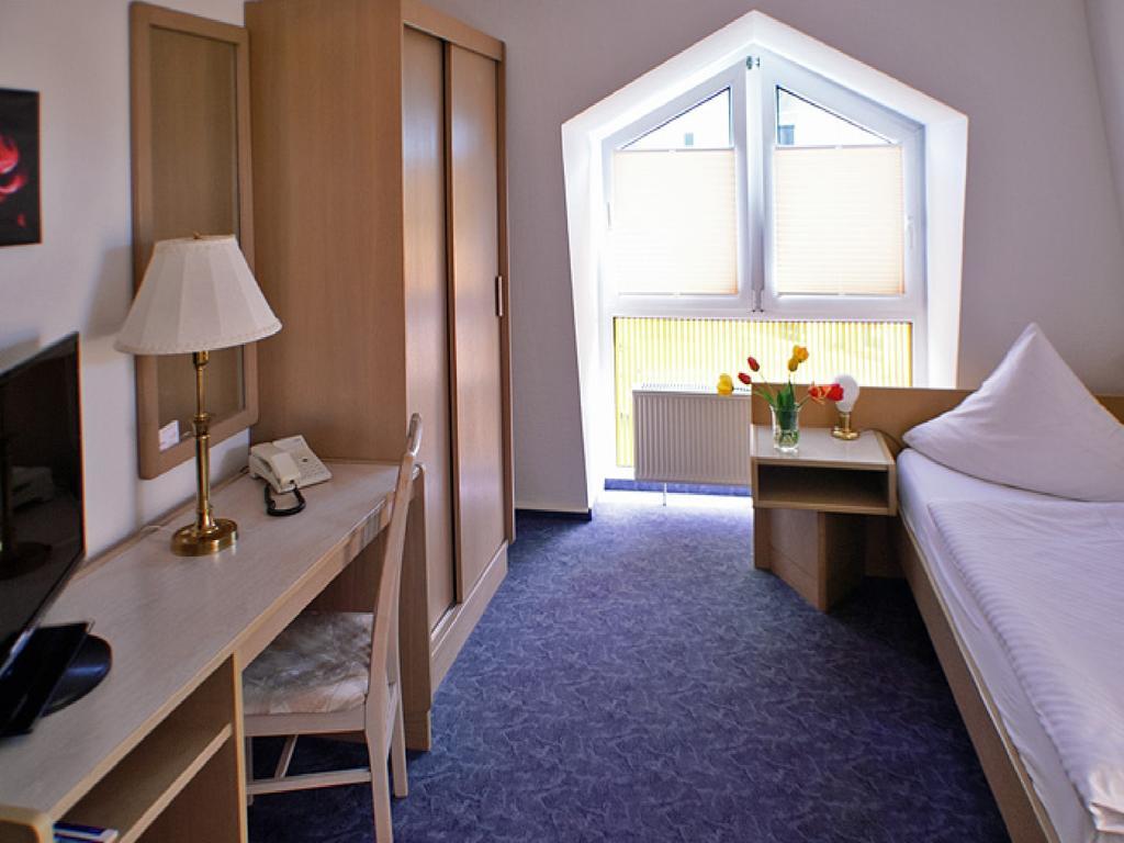 Hotel Fürstenberg Eisenhüttenstadt Habitación foto